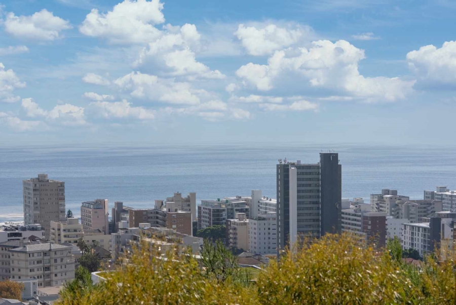 2 Bedroom Property for Sale in Sea Point Western Cape